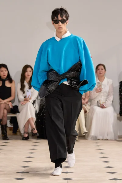 Look 32